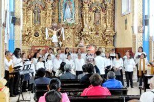 EL CORO DE LA CIUDAD DE TLAXCALA CONQUISTA A LAS FAMILIAS DE ACUITLAPILCO DURANTE LA TEMPORADA CORAL DE VERANO