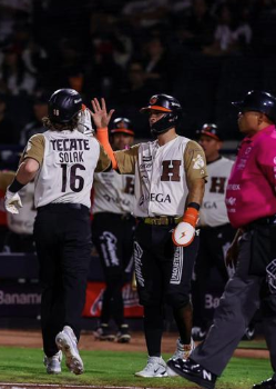 Naranjeros vencen a Águilas en Mexicali y se afianzan en la cima de la LMP